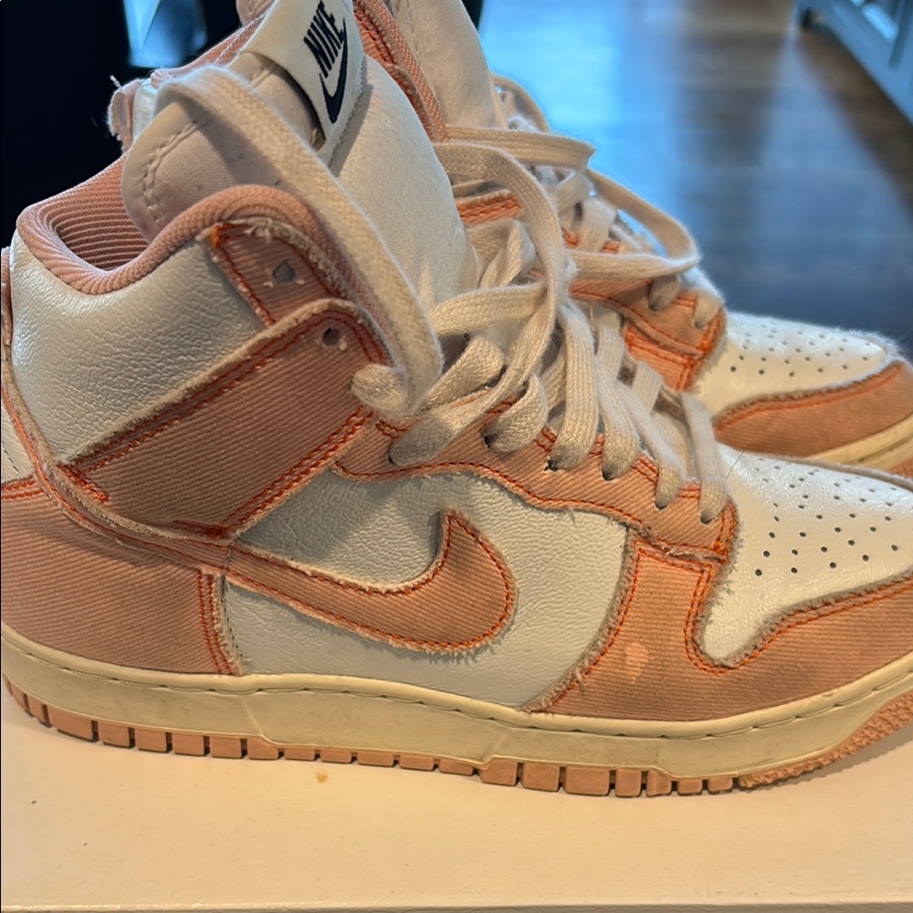 Nike High-Top Sneakers in White and Pink